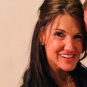 Meet your Posher, Debra